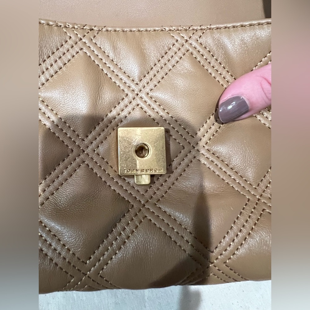 Tory Burch Flemming quilted soft leather clutch - Picture 10 of 12